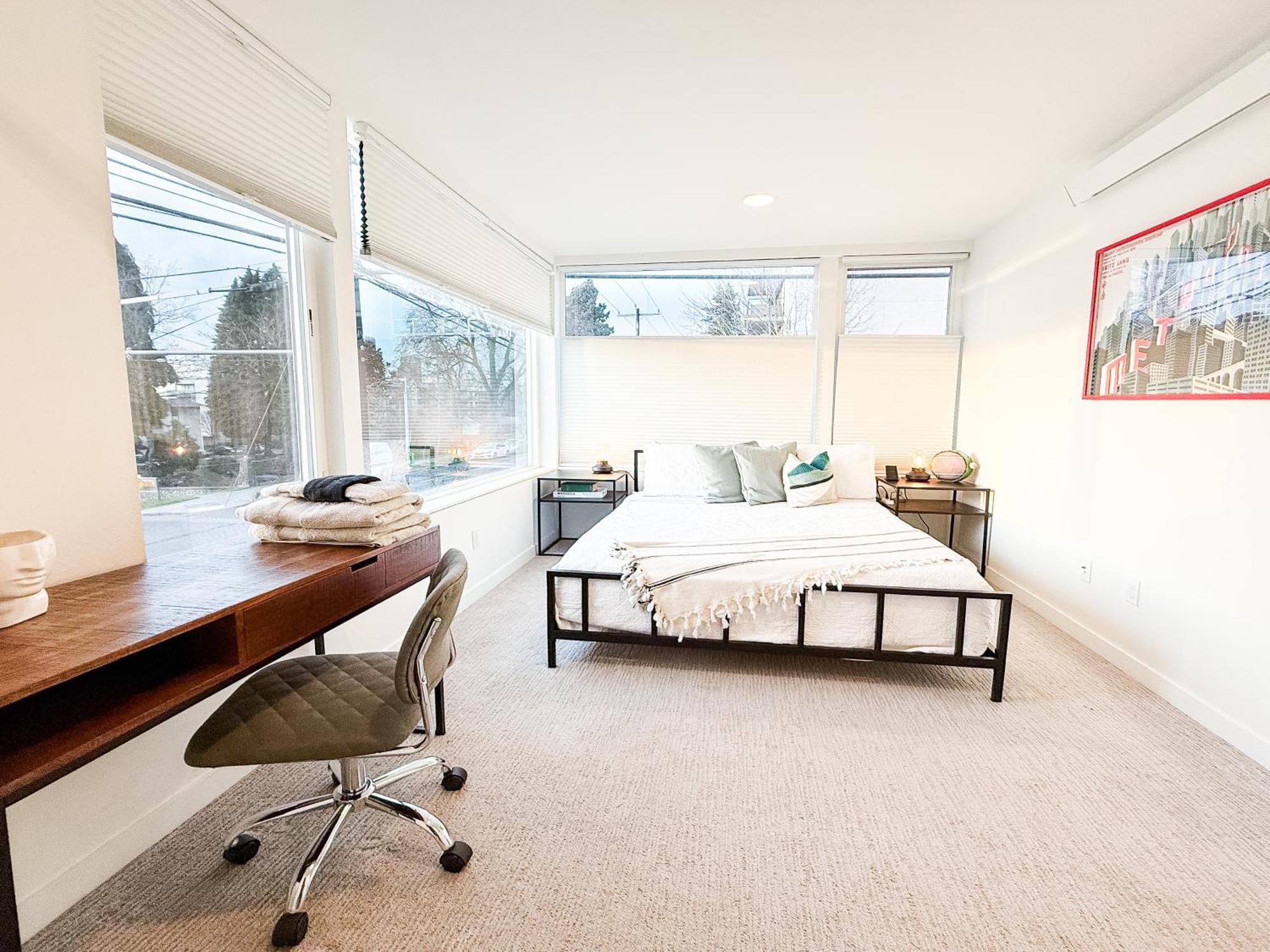 Apartment Hot Tub - Views - Near Stadiums! *